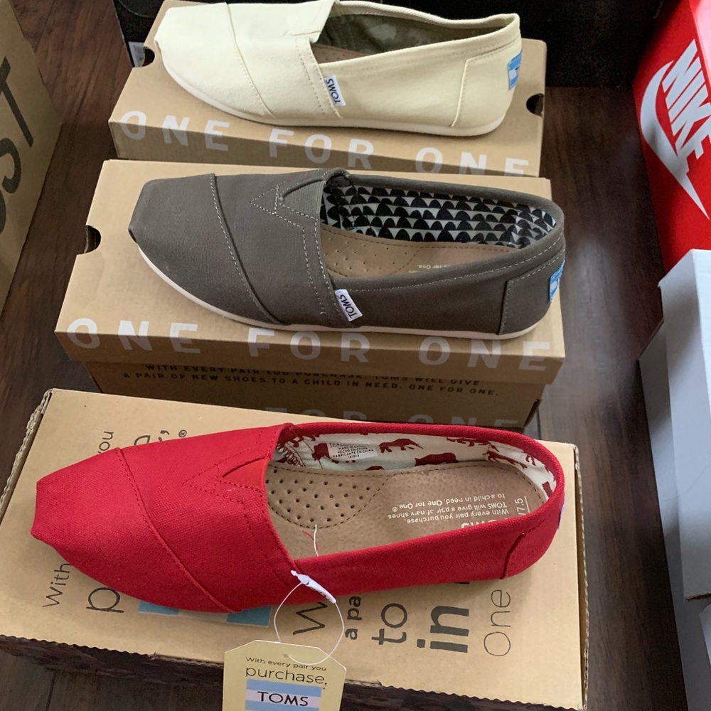 Toms Classic Canvas ( 3 Different Colors )